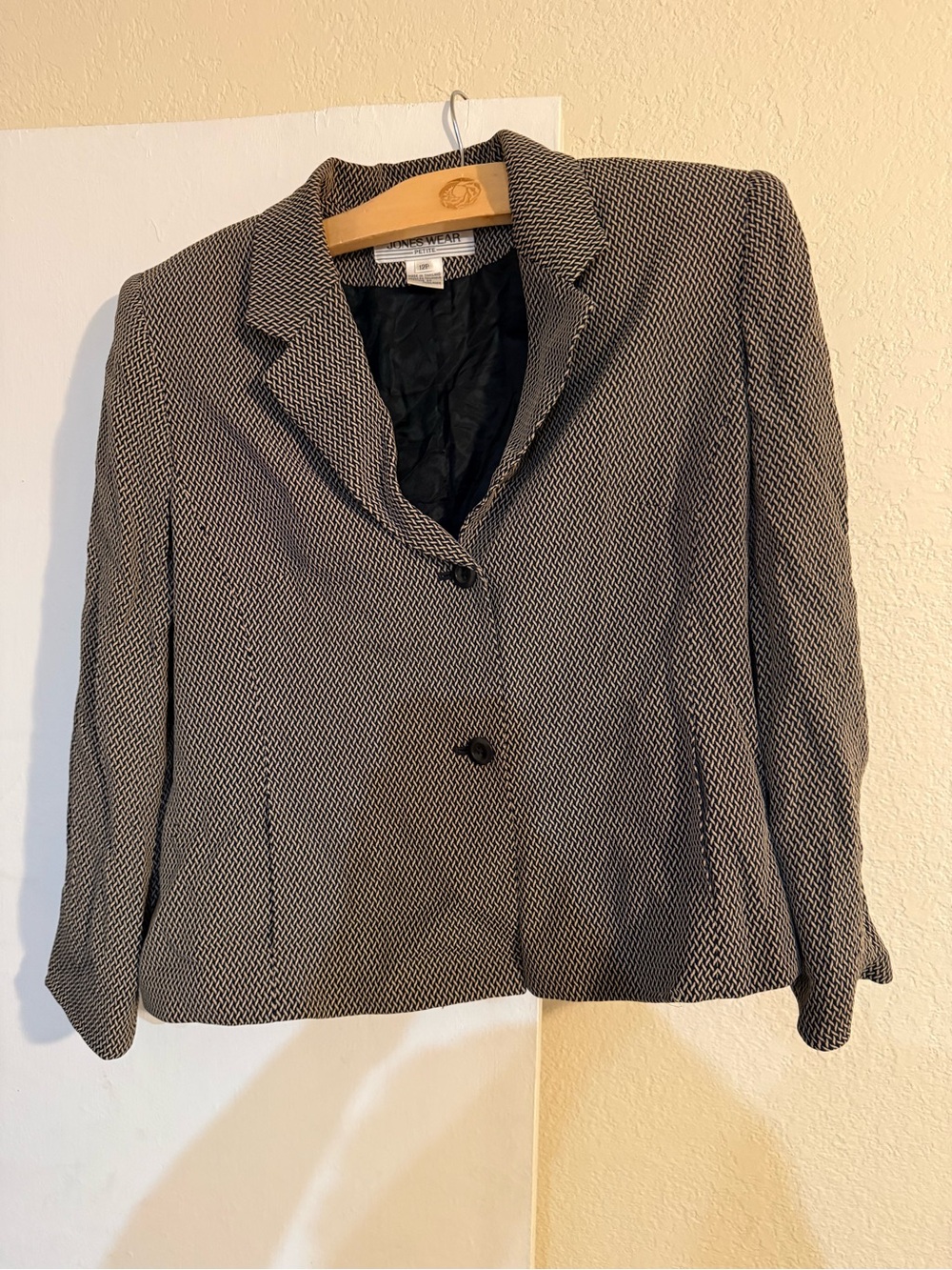 Jones Wear Black and White Micro-Pattern Blazer